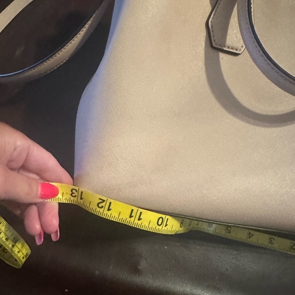 Michael Kors purse - Picture 4 of 16